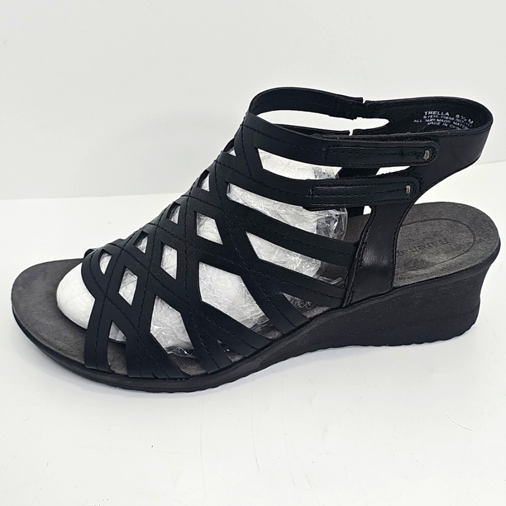 Baretraps Women Black Sandals with Criss-Cross Design - Picture 4 of 15